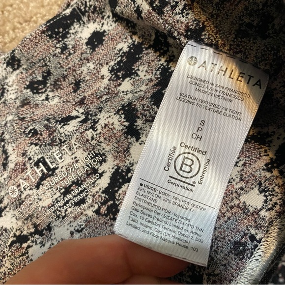 {Athleta} Patterned Cropped Athletic Yoga Leggings ~ Size Small - Picture 13 of 15